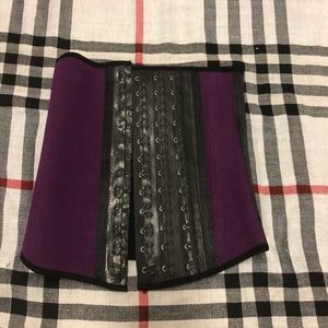 Squeezmeskinny waist trainer